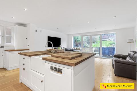 4 bedroom semi-detached house for sale, The Chine, London