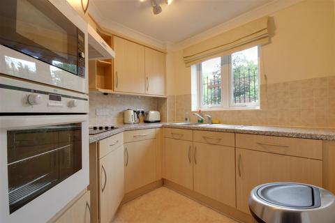 1 bedroom retirement property for sale, Winchmore Hill Road, London