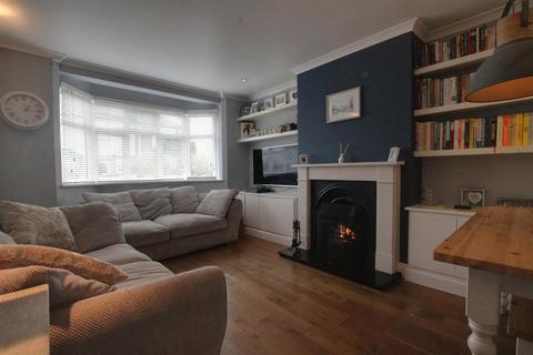 2 bedroom flat for sale, Merridene, London