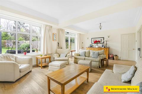 5 bedroom detached house for sale, Landra Gardens, London