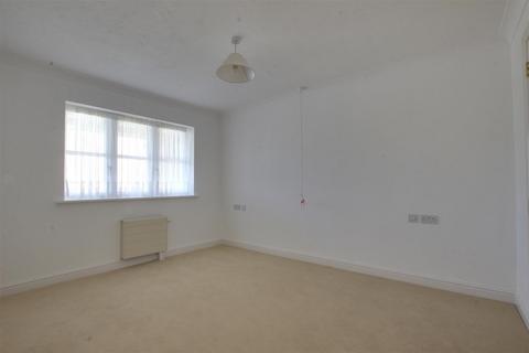undefined, Newsholme Drive, London
