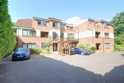 2 bedroom flat for sale, Brook Park Close, London