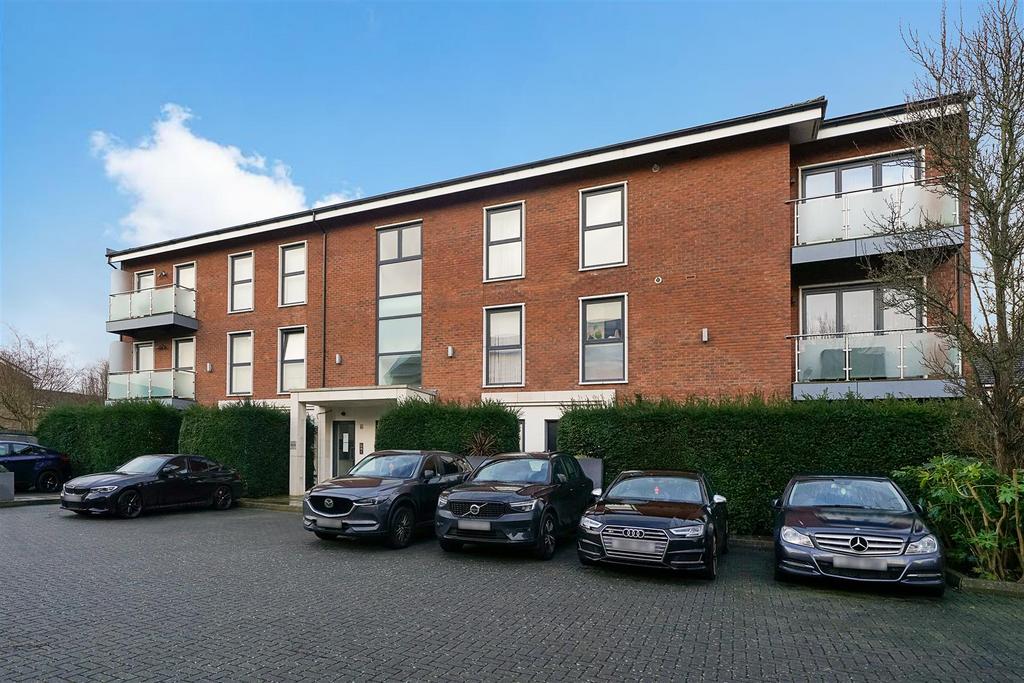 Flat 21, Crystal Court - EZ7 TV1 QFIphsn9bm A1 Vp.jpg