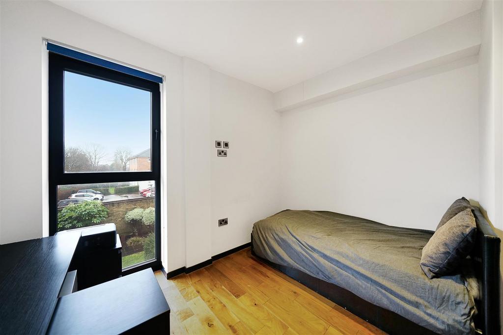 Flat 21, Crystal Court - pnu OZ7n RYg1 Gs BFu2w7 Z.jpg