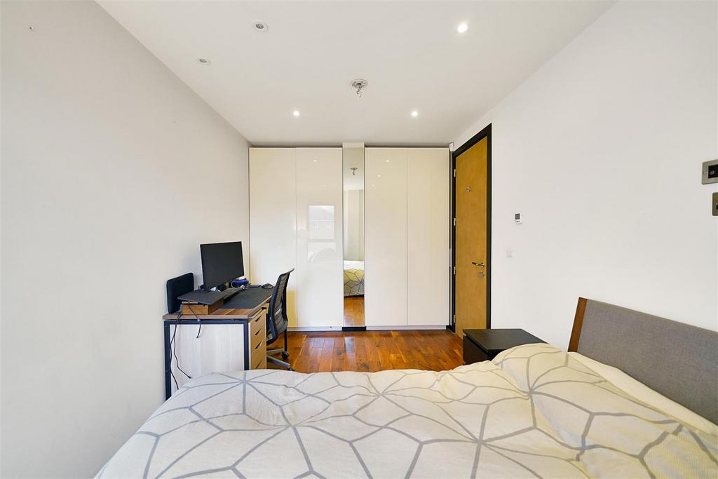 Flat 21, Crystal Court - 5 St Bu Yqk Nx Ktv YAHWj Zh.jpg