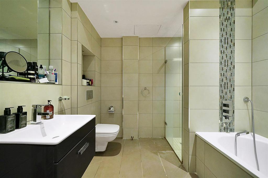Flat 21, Crystal Court - D1 JOOqvc De Kyaq HYi BBj.jpg