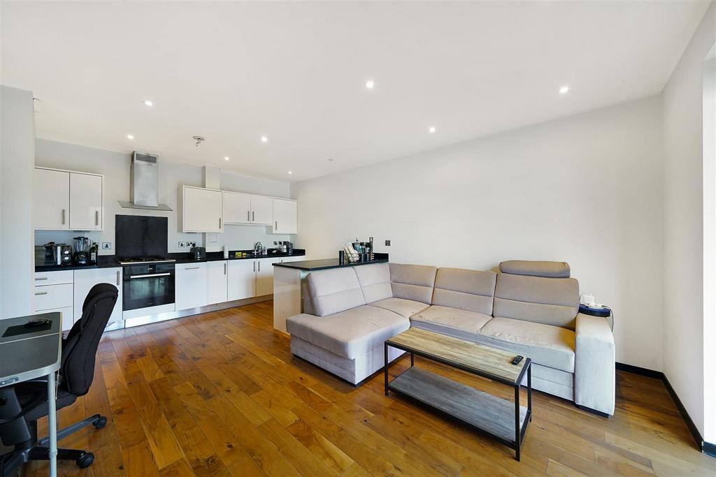 Flat 21, Crystal Court - fd AKjl G5 RIDHb Gy Mks WF.jpg