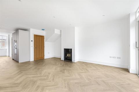 2 bedroom terraced house for sale, Cedars Road, London