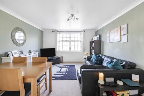 2 bedroom apartment for sale, Hanbury Drive, London