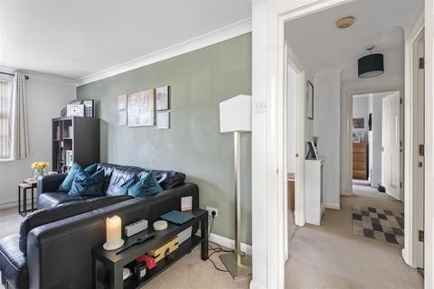 2 bedroom apartment for sale, Hanbury Drive, London