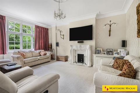 5 bedroom semi-detached house for sale, CHAIN FREE - Wellington Road, Enfield