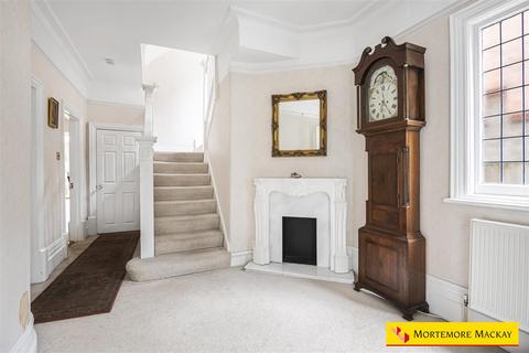 5 bedroom semi-detached house for sale, CHAIN FREE - Wellington Road, Enfield