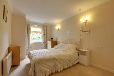 1 bedroom retirement property for sale, Homewillow Close, London