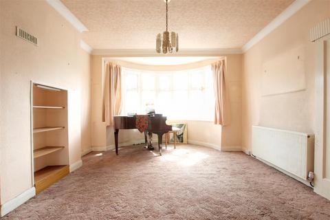 3 bedroom terraced house for sale, Firs Park Avenue, London