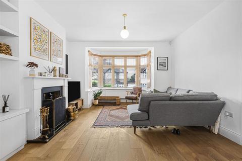 3 bedroom semi-detached house for sale, Elmscott Gardens, London