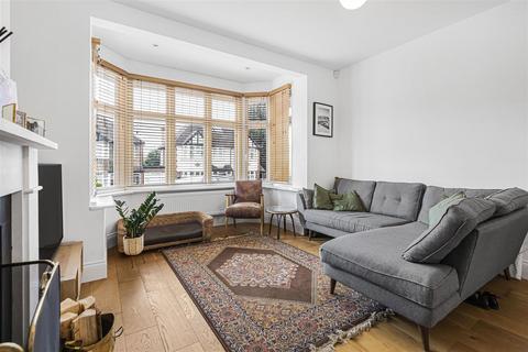 3 bedroom semi-detached house for sale, Elmscott Gardens, London