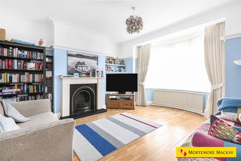 19 Green Moor Link, London, N21 2NN