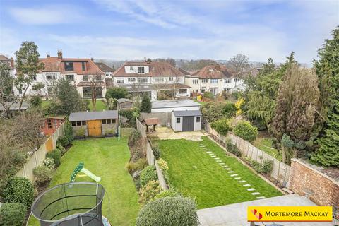 19 Green Moor Link, London, N21 2NN