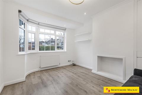 17 Cadogan Gardens, London, N21 1ES