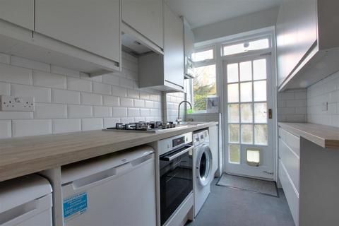 2 bedroom apartment for sale, Nestor Avenue, London