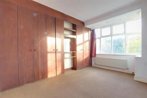 2 bedroom apartment for sale, Nestor Avenue, London