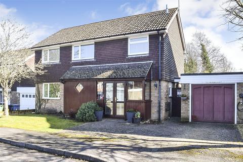 4 bedroom detached house for sale, Chapel Mead, Hook RG27