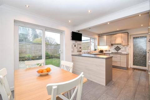 4 bedroom detached house for sale, Chapel Mead, Hook RG27