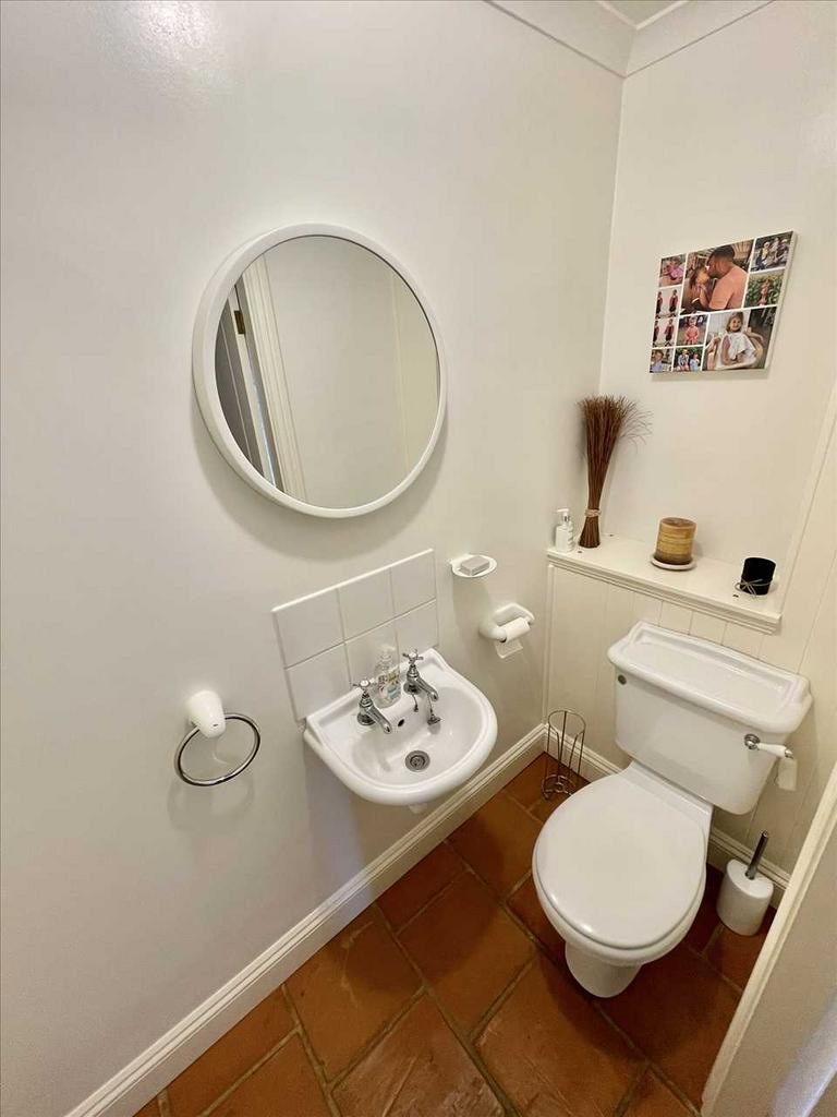 Ground floor w.c.