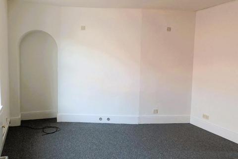 2 bedroom flat to rent, Hill Street, Montrose DD10