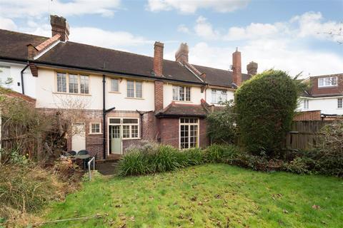 4 bedroom terraced house for sale, Morton Crescent, London N14