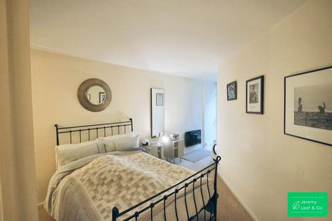 2 bedroom apartment for sale, Holden Avenue, London, N12