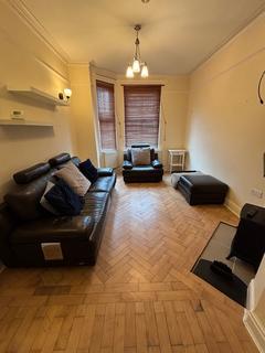 3 bedroom terraced house to rent, Heald Place, M14 5NJ