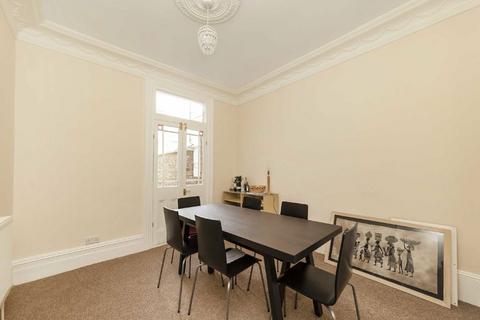 5 bedroom terraced house to rent, Solon Road, London SW2