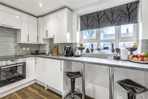 10 Ravens Way, London, SE12 8HA