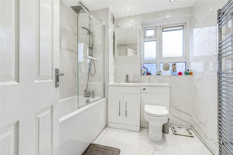 10 Ravens Way, London, SE12 8HA