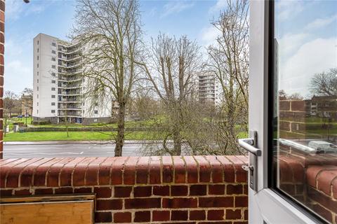 10 Ravens Way, London, SE12 8HA