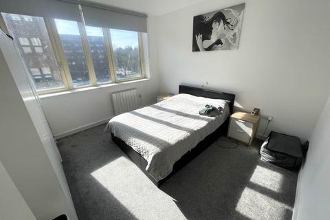 2 bedroom flat to rent, Perrymount Road, Haywards Heath,