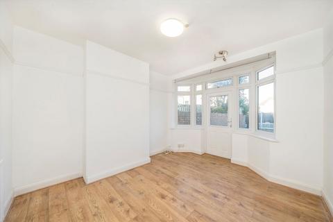 3 bedroom house to rent, Priory Road, Hounslow TW3