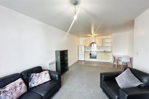 2 bedroom flat to rent, Pilgrims Way, Salford, Greater Manchester, M50