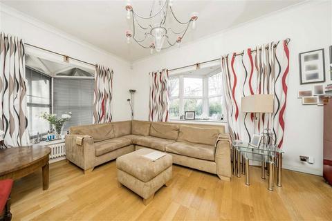 3 bedroom house for sale, Kings Road, Teddington TW11