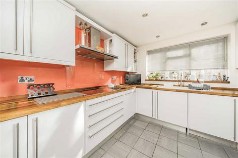 3 bedroom house for sale, Kings Road, Teddington TW11