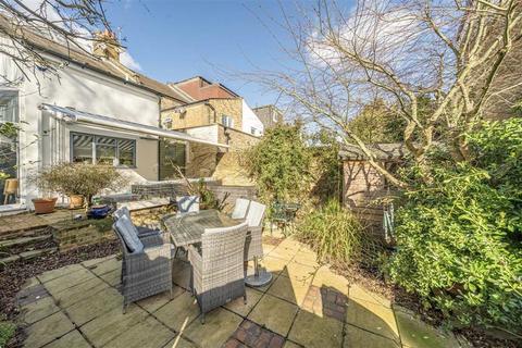 3 bedroom house for sale, Kings Road, Teddington TW11