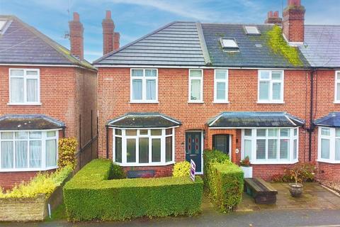 3 bedroom semi-detached house for sale, Elgin Avenue, Chelmsford