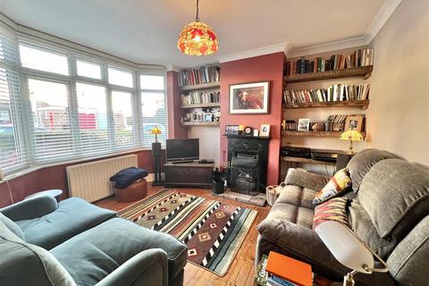 3 bedroom semi-detached house for sale, Elgin Avenue, Chelmsford
