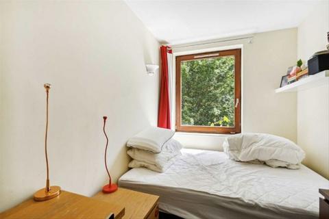 3 bedroom flat to rent, Adler Street, London E1