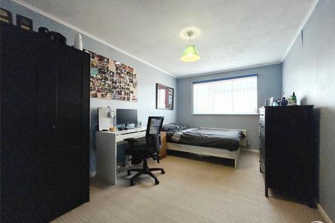 18 Hamble Avenue, Blackwater, Camberley, GU17 0HP