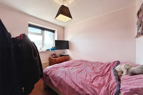 18 Hamble Avenue, Blackwater, Camberley, GU17 0HP