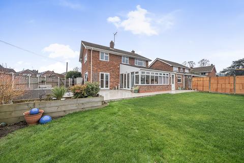 4 bedroom detached house for sale, Paddock Close, Pershore, WR10