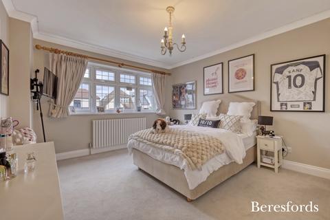 29 River Drive, Upminster, RM14 1AR