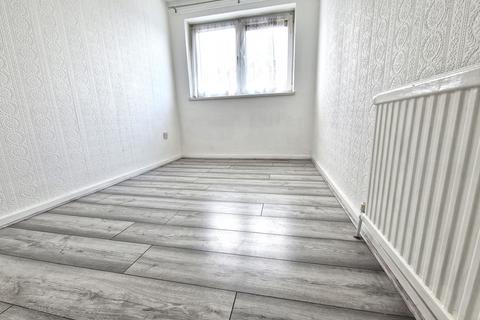 4 bedroom terraced house to rent, Ivy Road, London E16